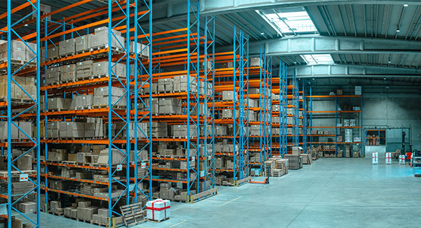 A warehouse that benefits from using Epicor P21 inventory management system.  