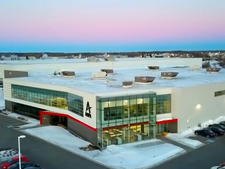 Image de la bâtisse industrielle d'Abipa située à Boisbriand au Québec.