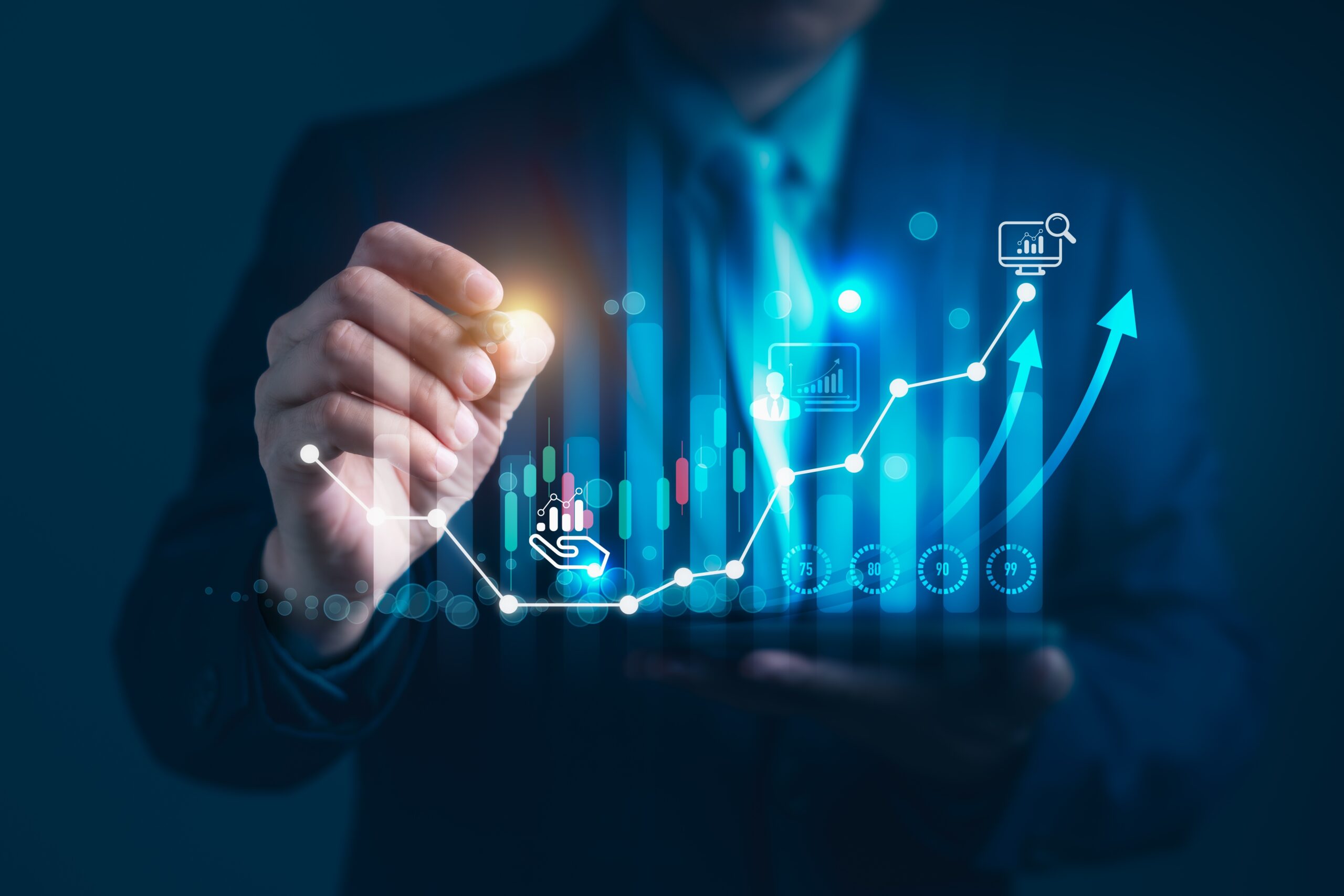Homme d'affaires analysant des données sur la croissance numérique